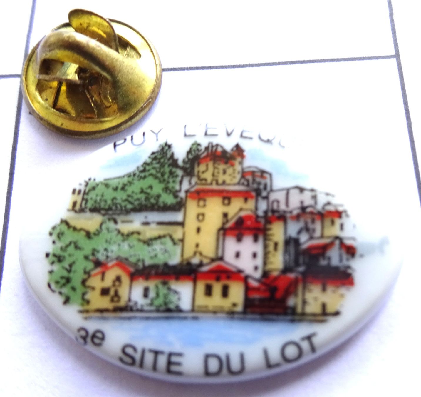 Placchette & Badge: Pin PUY LEVEQUE  Site du Lot – Usato da Utzenstorf venduto da BUtter81