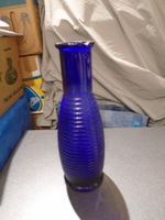 Vase / Krug dunkelblau, gerippelt