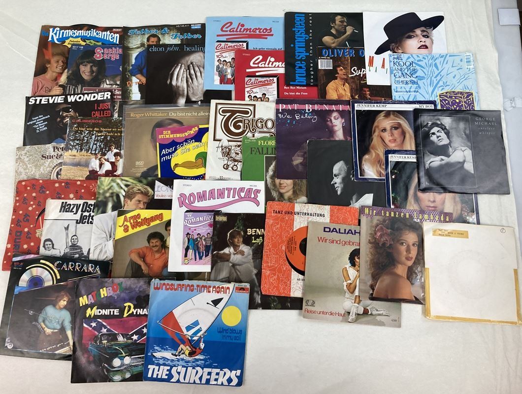 Dischi in vinile: SCHALLPLATTEN | Singles | Diverse | 149 Stück – Usato da Wittenbach venduto da Restwert_St-Gallen 2