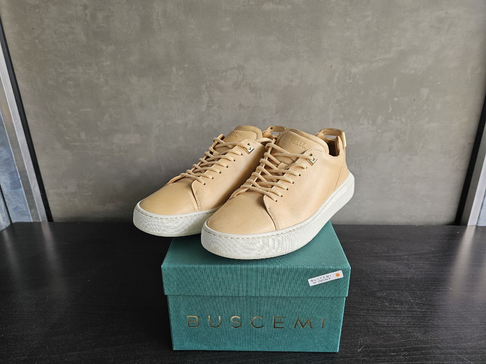 Scarpe da uomo: Buscemi uno Sneaker Gr 43 – Usato da Stäfa venduto da Espresso_Macchiato