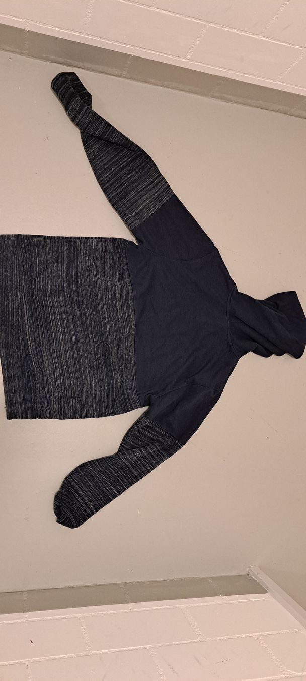Jack & Jones Jacken: Sweat à capuche zippé, taille M – Gebraucht aus Hombrechtikon von Atroms47 1