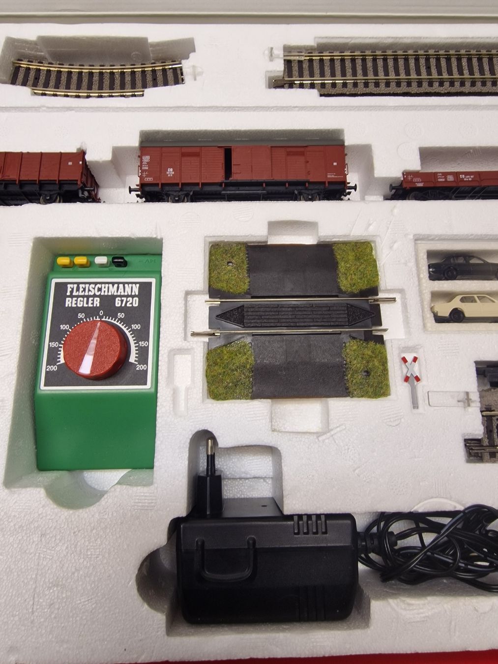 Fleischmann Modelleisenbahnen: Fleischmann HO 6396 Start-Set Lokomotive Waggons – Gebraucht aus Herzogenbuchsee von ioa_zcm6 2