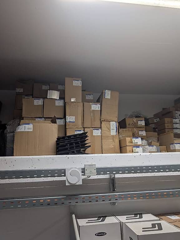 Materiale di riempimento: Günstig- Div. Ernst Schweizer Unterkonstruktionsmaterial – Usato da Bazenheid venduto da Steinlin_Energie_AG
