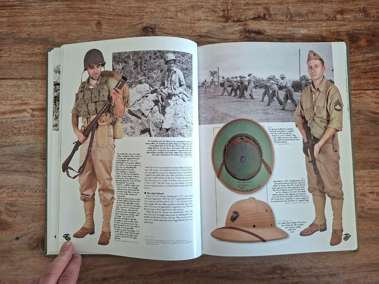 Libri: Buch USMC Uniforms & Equipment 1941 - 45 – Usato da Männedorf venduto da 12_Angry_Doughnuts 7