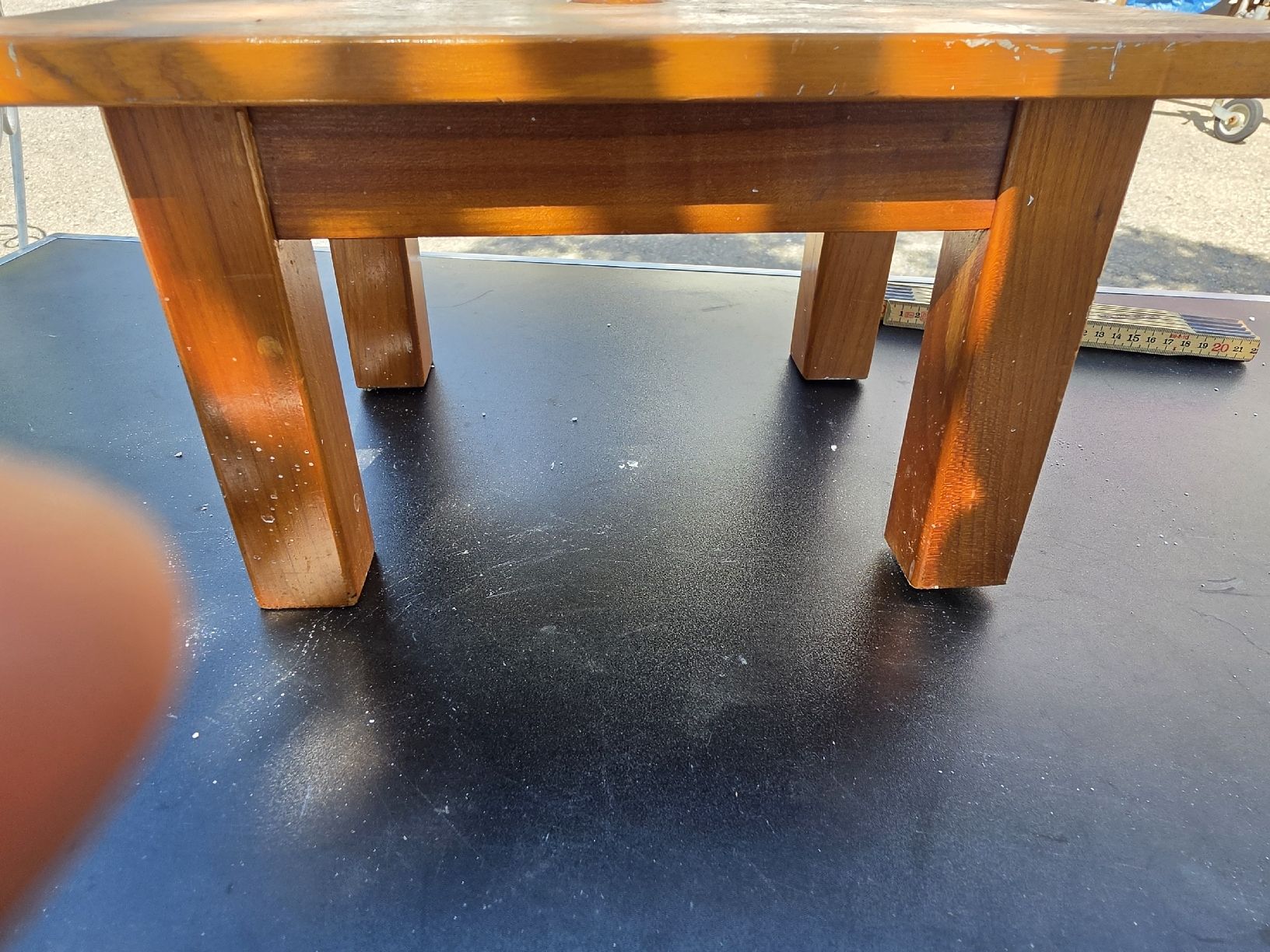 Tabourets: Holz schämeli quadratisch mit Loch gebraucht – D'occasion à Mettlen par elios0888 4