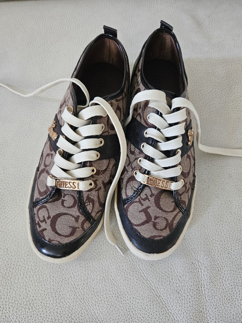 Guess Damenschuhe: Guess baskets Briar – Neu (gemäss Beschreibung) aus Les Acacias von minnie6 1