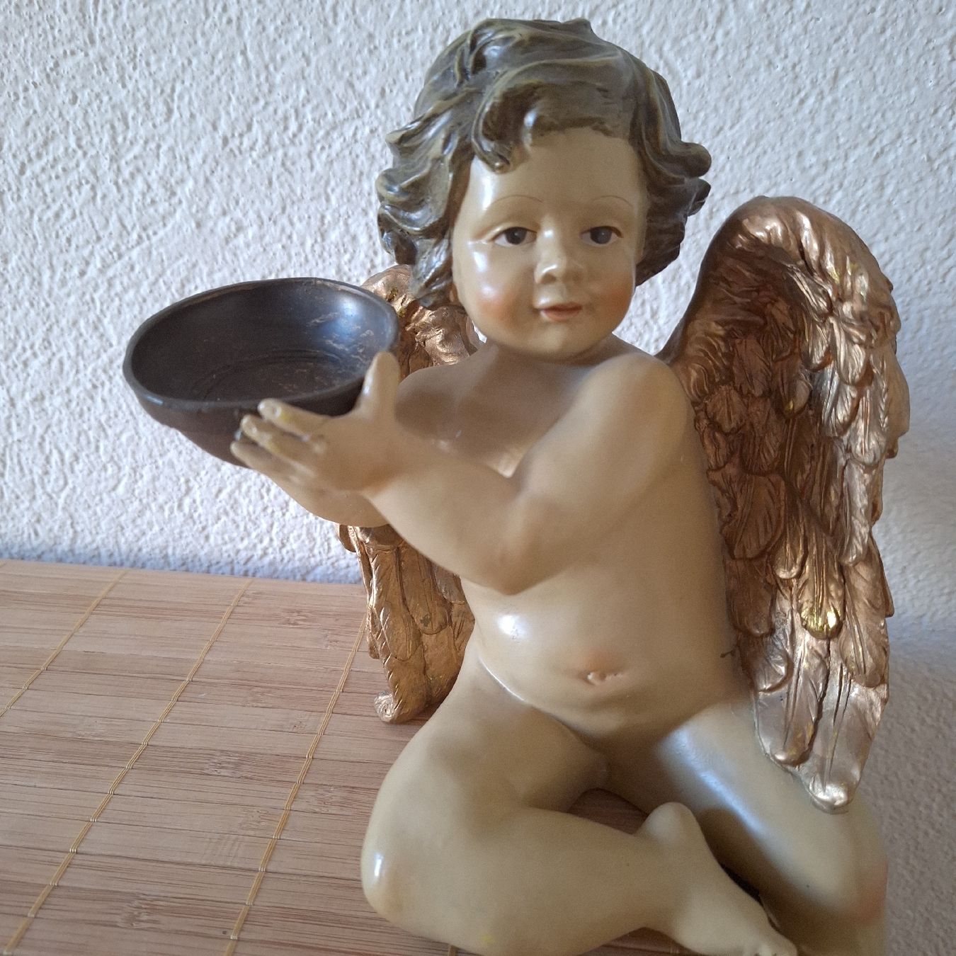 Statuette: Versand möglich.  Herziger, sitzender Engel – Usato da Winterthur venduto da Goldpipau 1