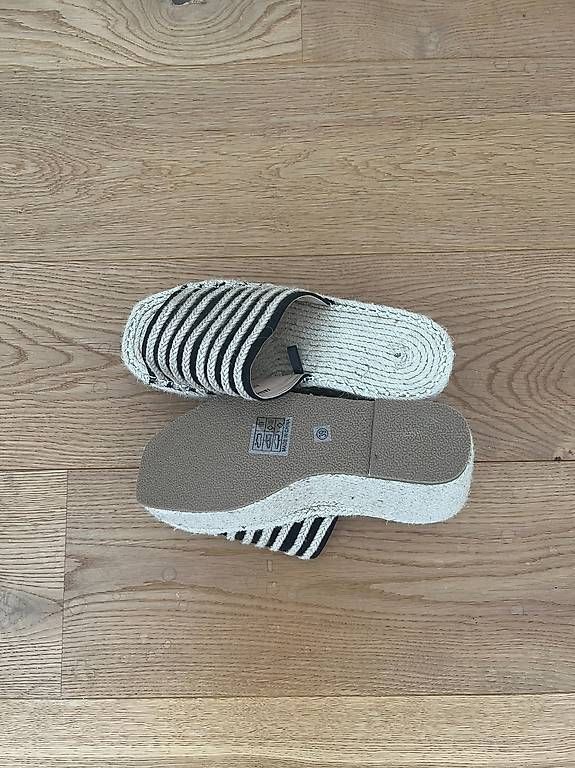 Chaussures femmes: Sommerschuhe – Neuf (Voir description) à Murten par bea_n5yn 2