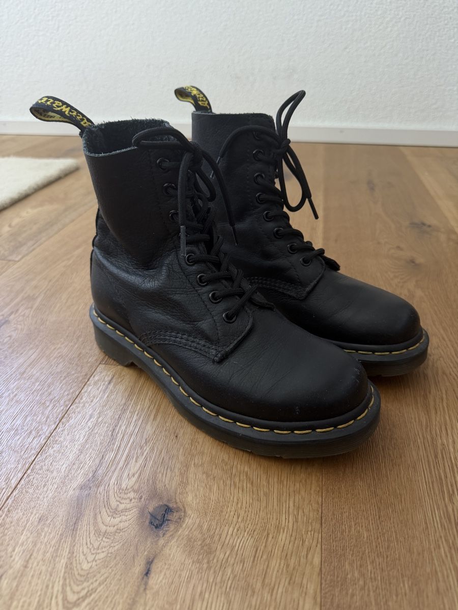 Dr. Martens Damenschuhe: Dr. Martens - Pascal, Gr. 38 – Gebraucht aus Interlaken von fbnscl 1