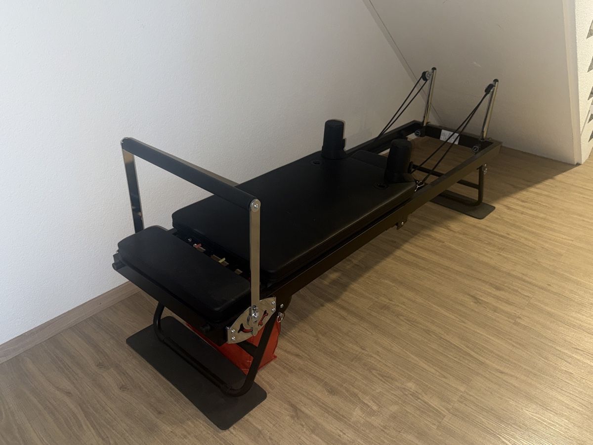 Aldi Hometrainer: Pilates Reformer Klappbar mit Rollen – Neu (gemäss Beschreibung) aus Bern von Naxlanl