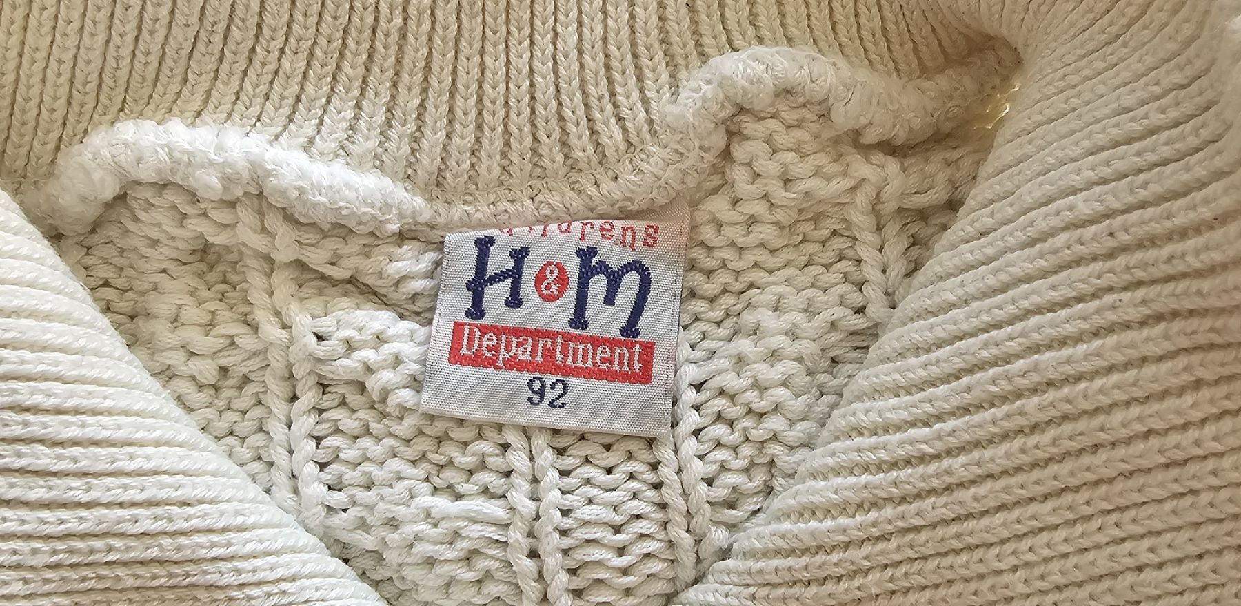 H&M Pullover & Sweatshirts: Kinder Pullover H&M Grösse 92 beige Zopfmuster – Gebraucht aus Basel von Sinibini86 2