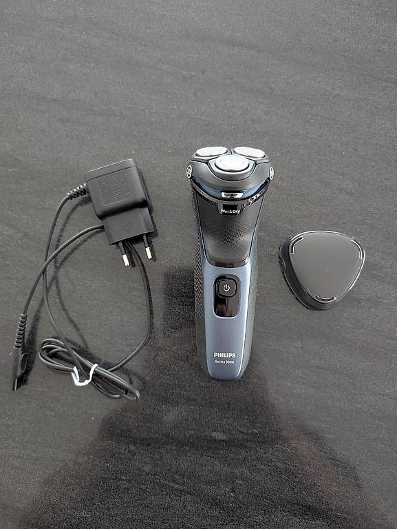 Rasoi & Lamette da barba: Rasier Apparat Philips 3000 Series – Usato da Flums venduto da Brafra0
