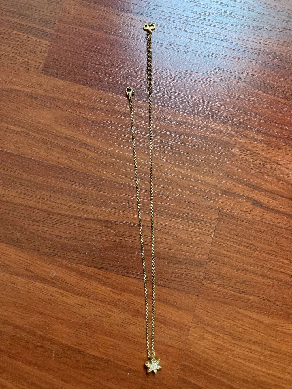 Dolce & Gabbana Catenine: Dolce und Gabbana Kette Stern – Nuovo (secondo la descrizione) da Unterseen venduto da amj_zz7j 1