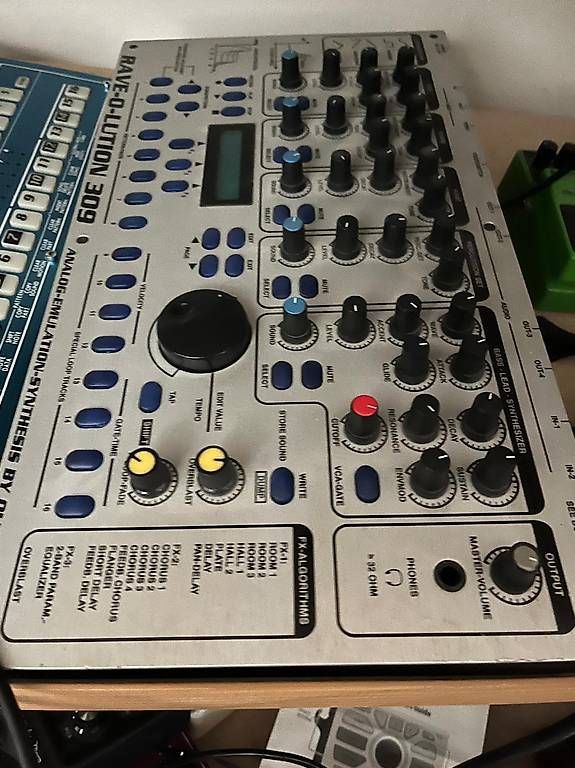 Musikinstrumente: Quasimidi Rave-O-Lution 309 – Gebraucht aus Zürich von LeoGd 1