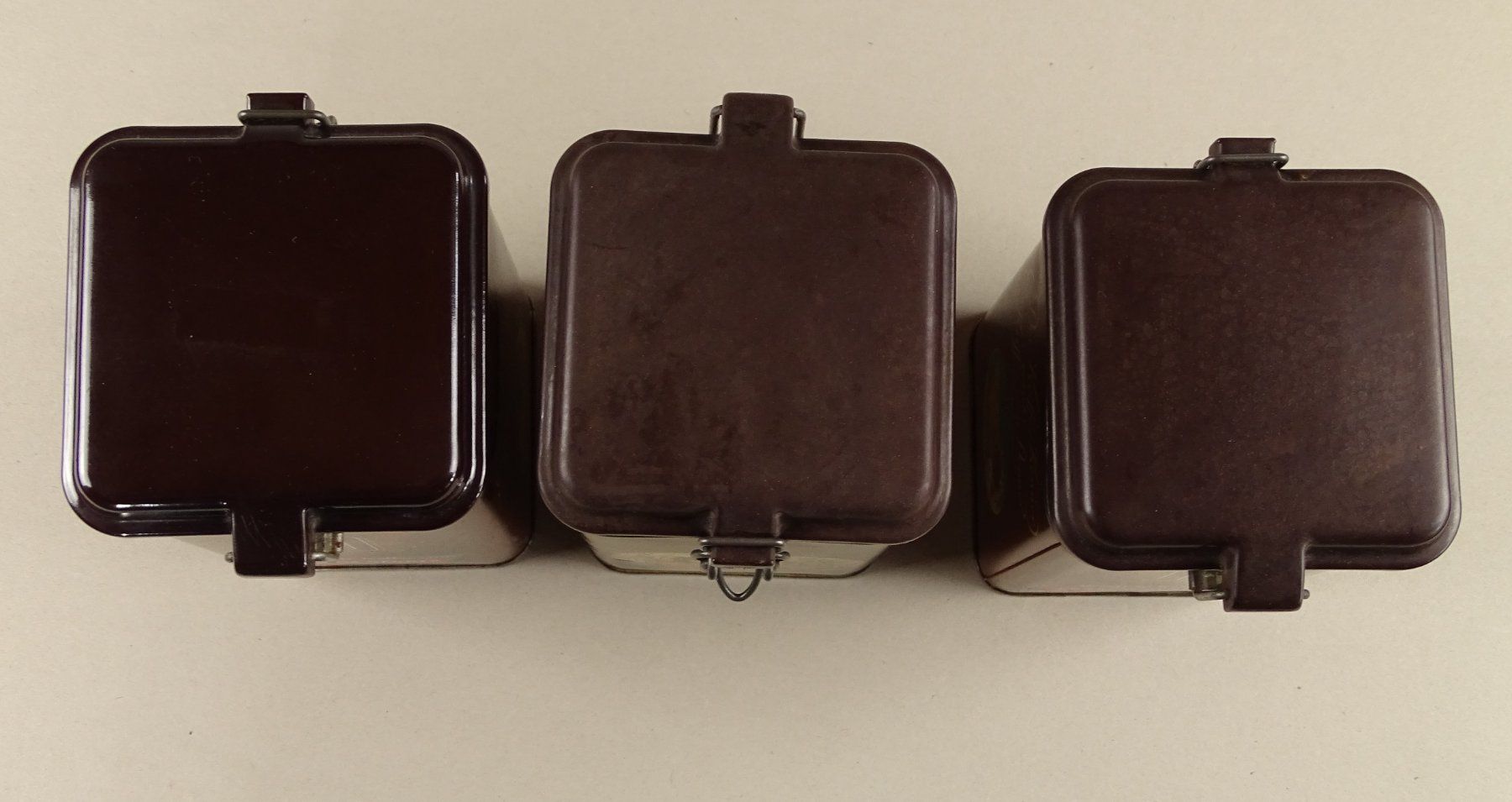Altro in Decorazioni & Accessori: 3 ALTE BLECHBÜCHSEN KAFFEE KONSUM DENNER – Usato da Grüningen venduto da Kartensammler 2