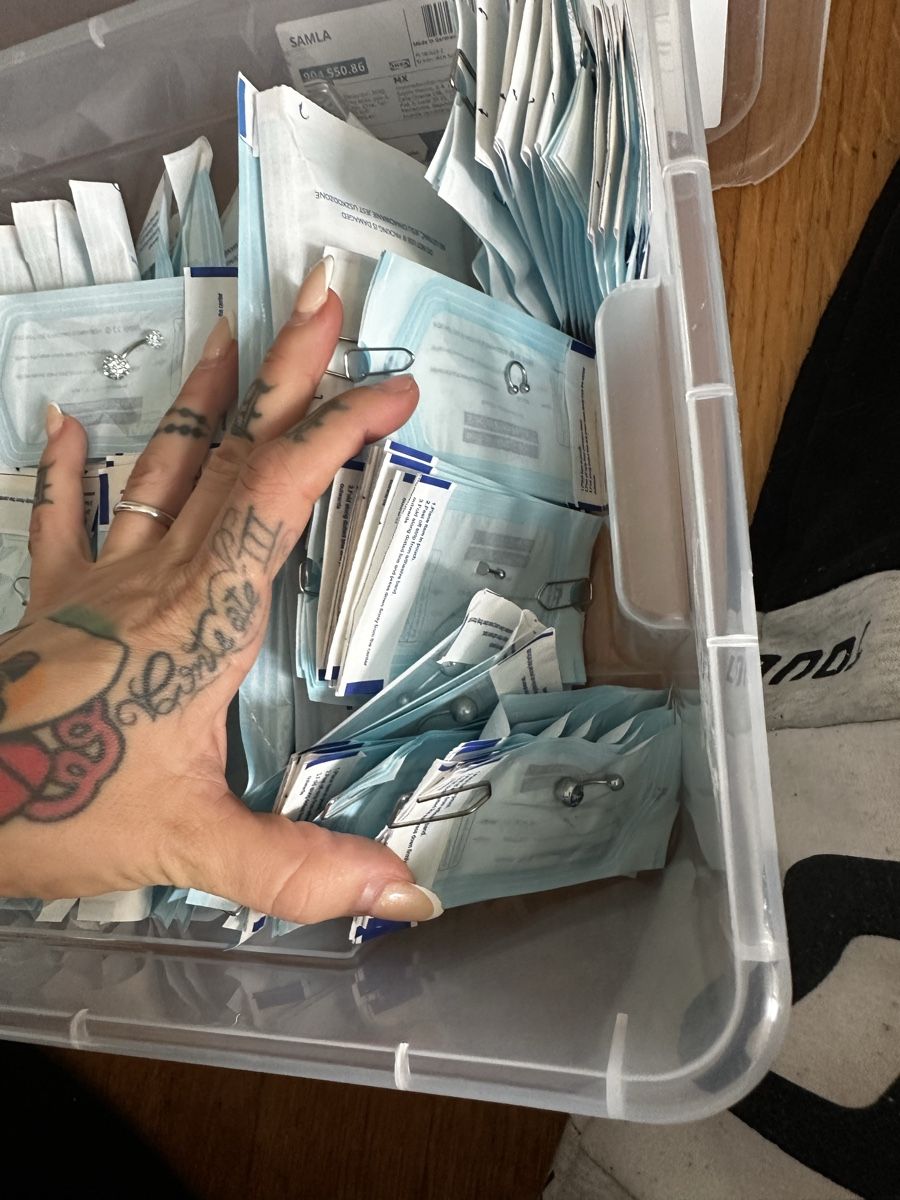 Tutti gli attrezzi: Tattoo supply groß box voll – Nuovo (secondo la descrizione) da Sarmenstorf venduto da pet_bfz6 4