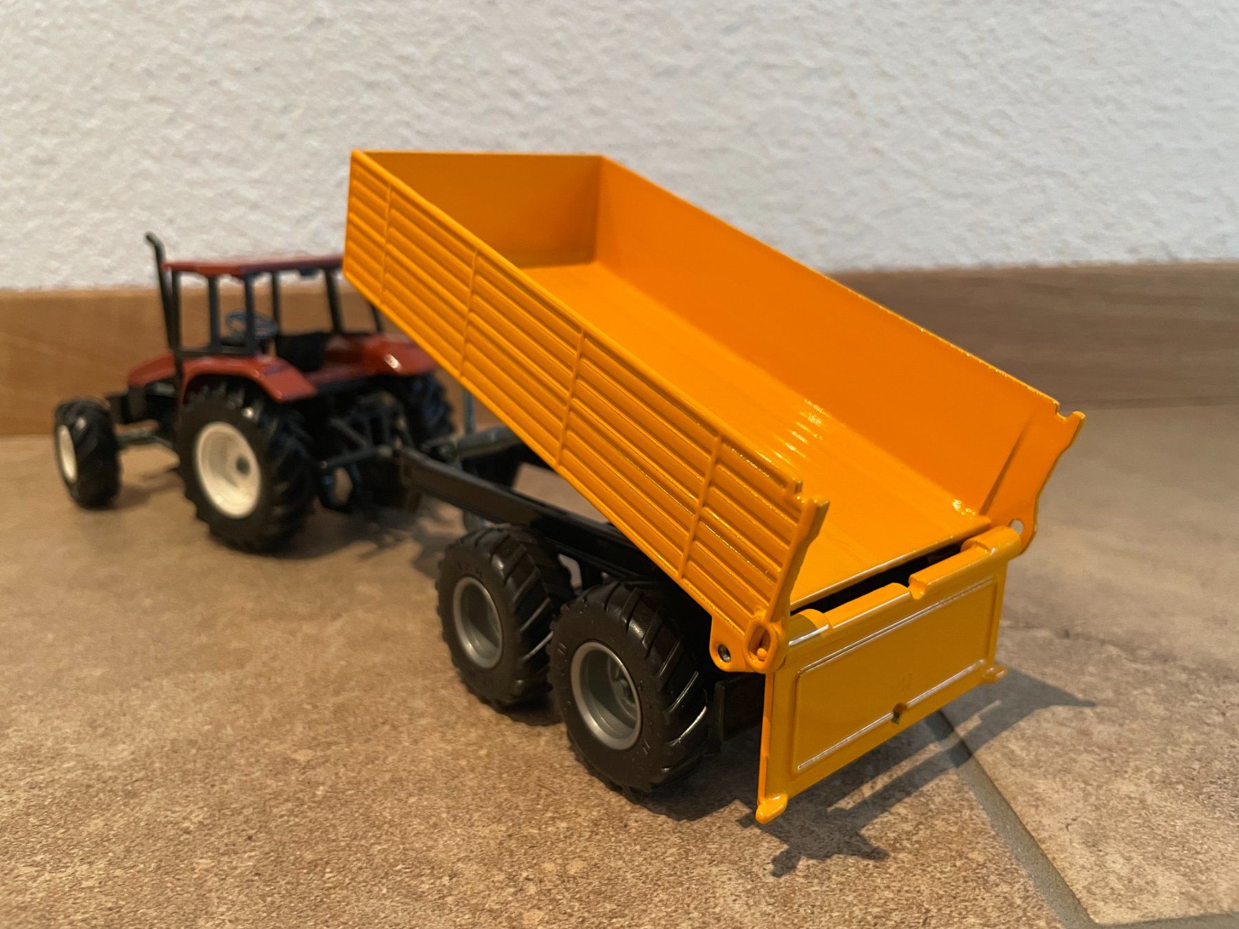 New Holland Traktoren: SIKU New Holland L75 mit Kipper – Neu und originalverpackt aus Kreuzlingen von Stefan1150 4