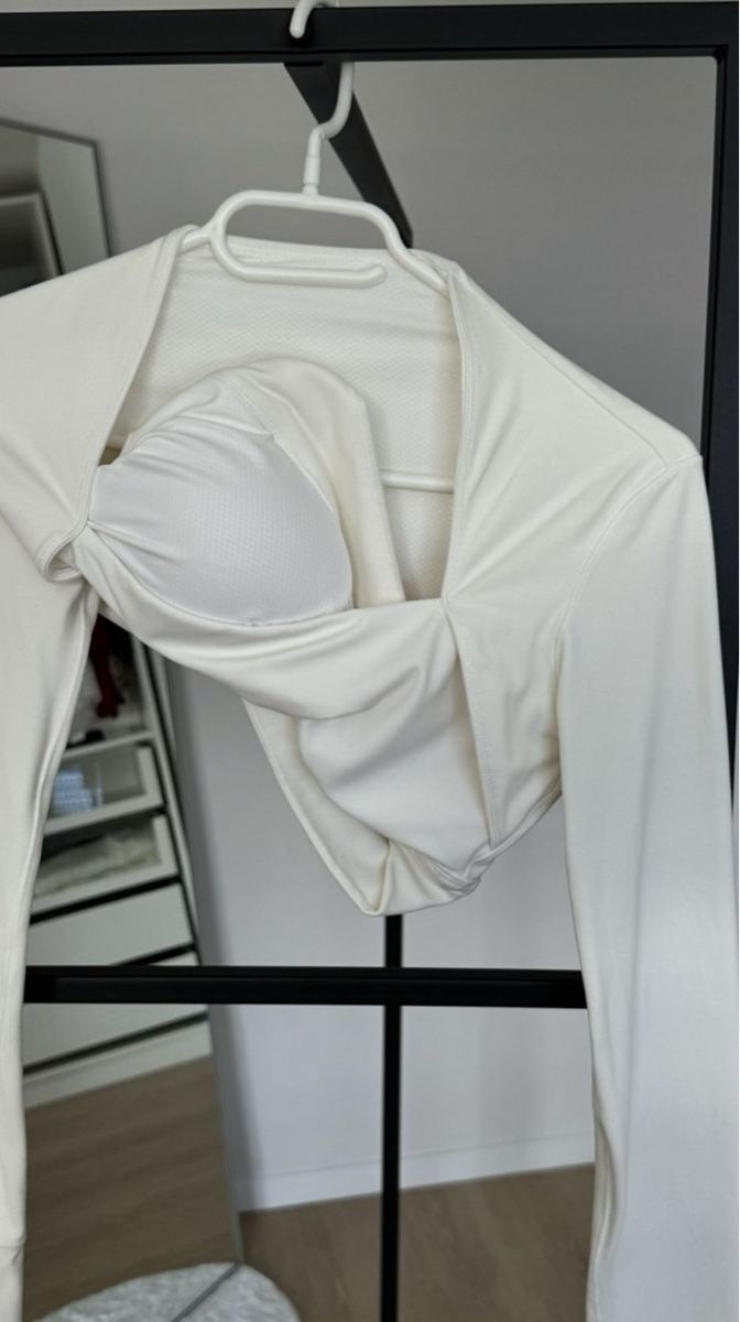Top: GlowMode - Weisses Pilates Top - neu – Usato da Neerach venduto da irasan 2