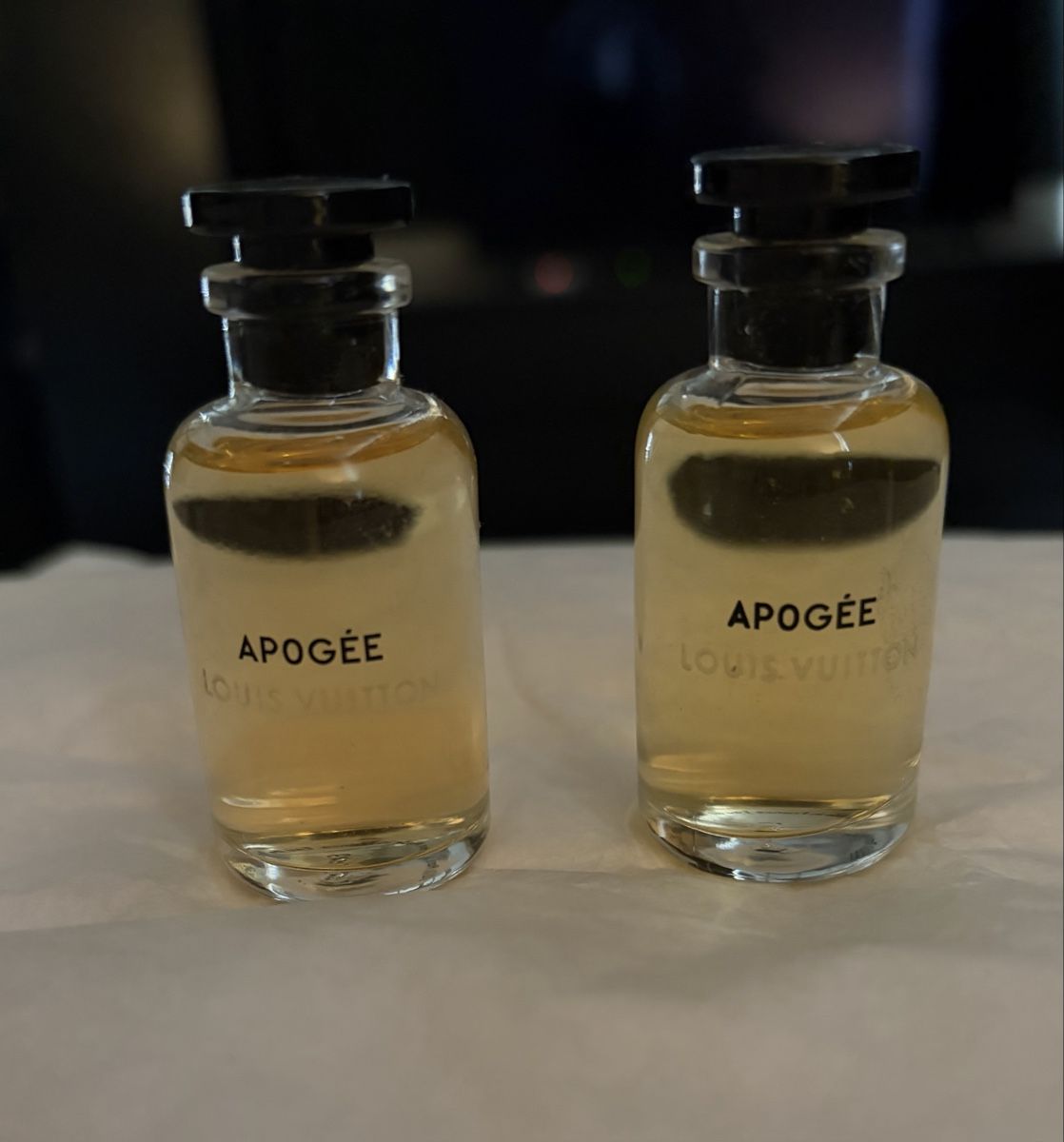 Louis Vuitton Parfums & Eau de Toilette: LOUIS VUITTON Apogée mini 15ml – Neuf (Voir description) à Basel par R.G.R__
