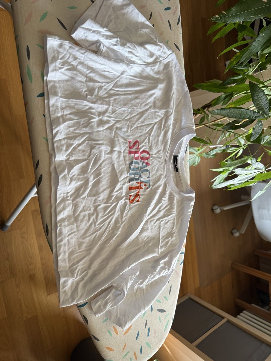 T-shirt: Oace Shirt – Usato da Basel venduto da Lacur4 1