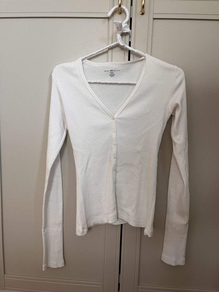 Brandy Melville T-shirt: Langarm Brandy Malville  – Usato da Neudorf venduto da wen_9jfq