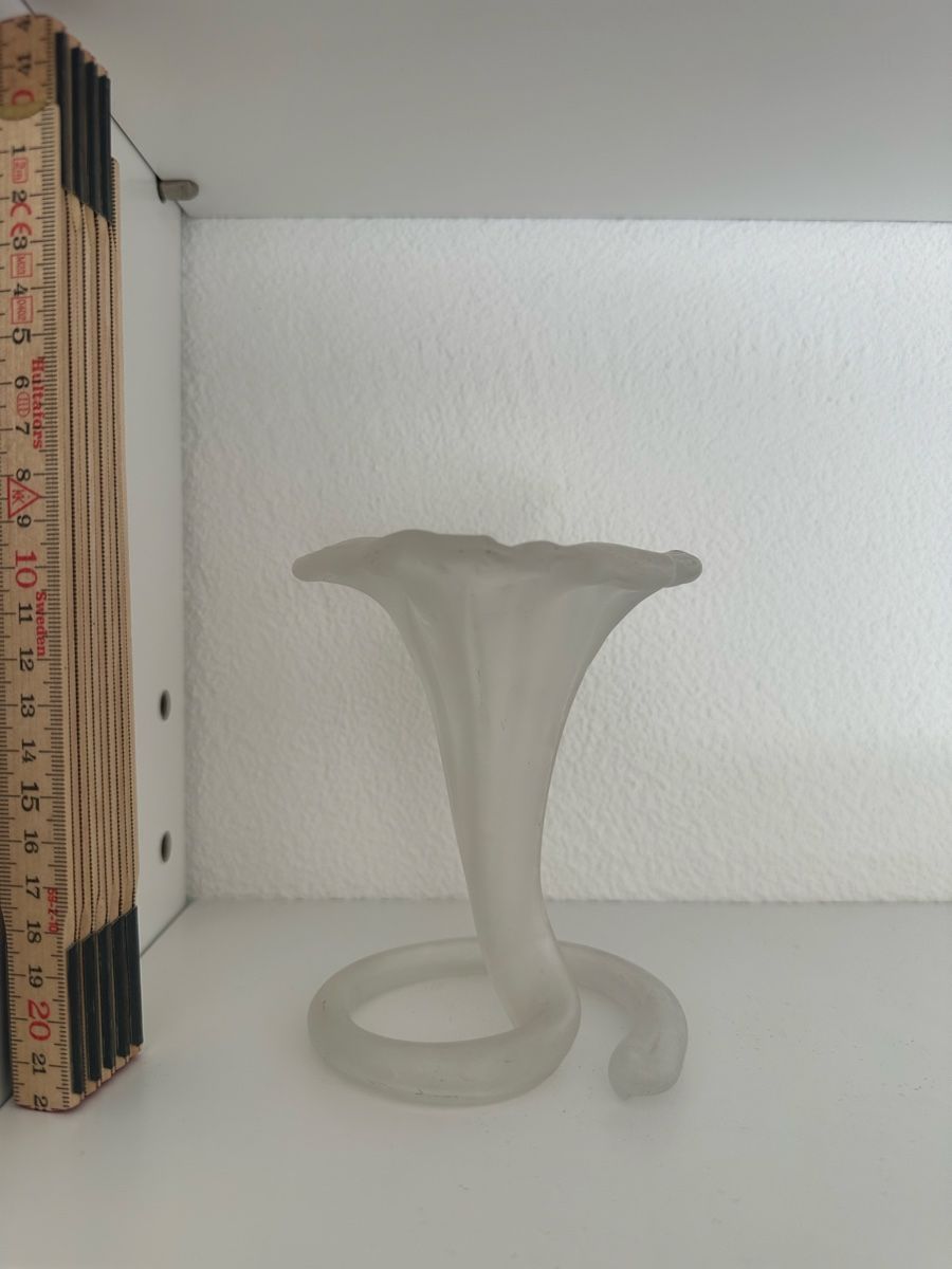 Vasi & Recipienti: Skulpturale Vase aus satiniertem Glas – Nuovo (secondo la descrizione) da Masein venduto da mar_hsd7