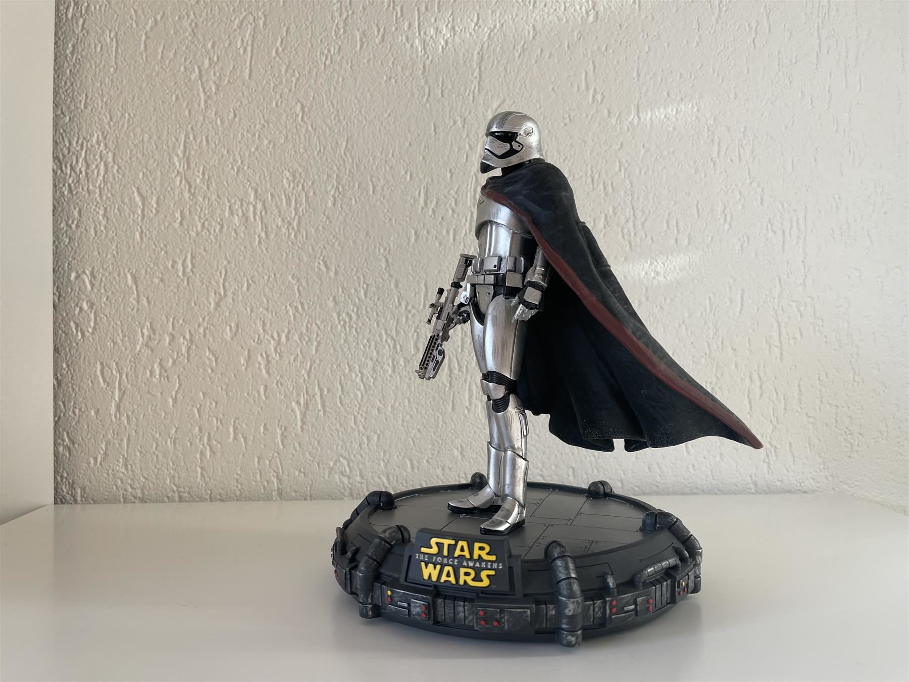 Sculture & Statue: ✨Disney Store Captain Phasma statue Star Wars – Nuovo (secondo la descrizione) da Wahlen b. Laufen venduto da Ma-Works 4