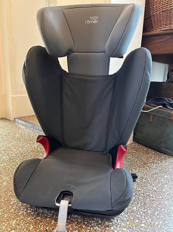 Britax Römer Seggiolini per auto: KIDFIX SL Britax 15-36kg – Usato da Zollikofen venduto da ste_wq2y