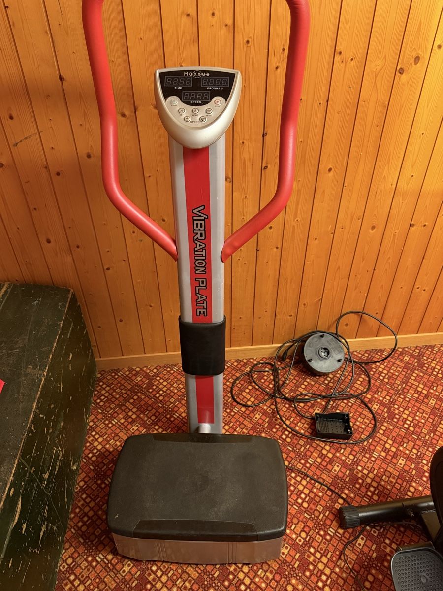 Maxxus Hometrainer: Maxxus Vibration Plate - gebraucht, einwandfreie Funktion – Usato da Oberriet SG venduto da MiBue94 1