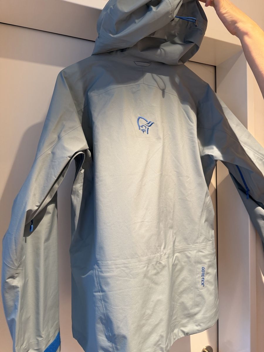 Norrøna Giacche: Norrona Lofoten Goretex Pro Jacket, size L – Nuovo (secondo la descrizione) da Richterswil venduto da nadibar 2