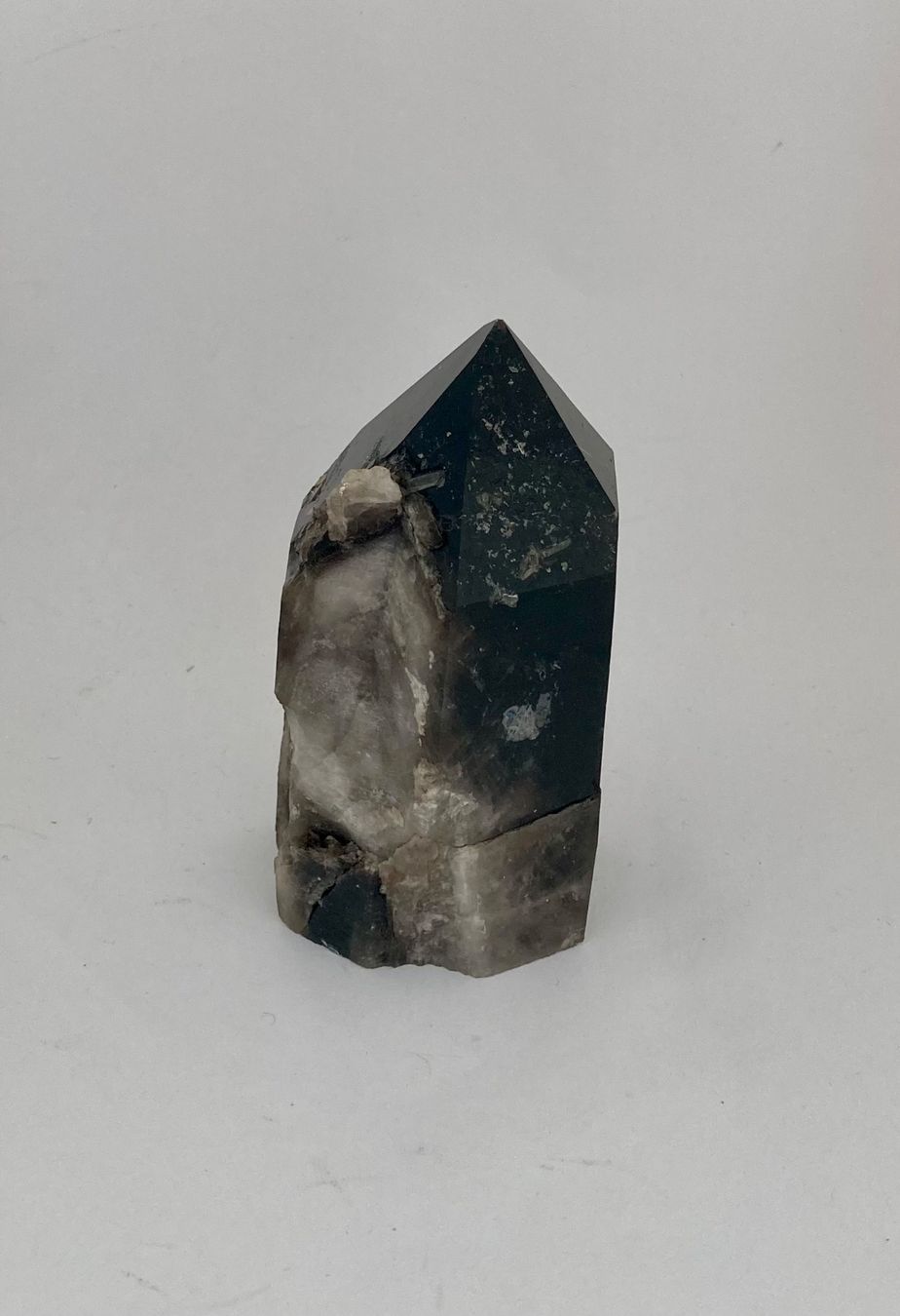 Mineralien & Heilsteine: Schwarzer Kristall mit Spitze Schutzstein Antistress – Gebraucht aus Zürich von tanteluzie 1