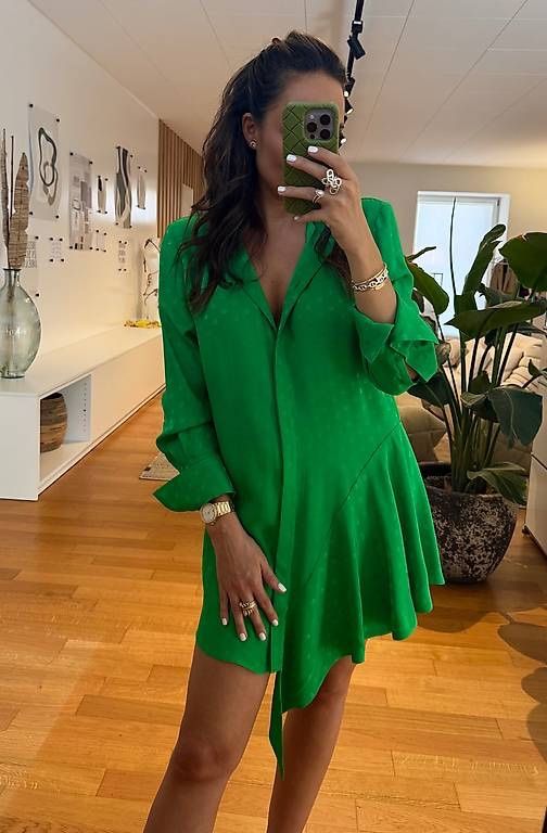 Robes: OFF-WHITE KLEID GREEN – Neuf (Voir description) à Schwyz par bofb 1