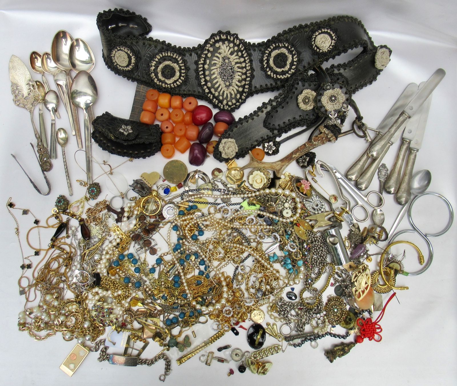Sonstiger Schmuck: Lot Schmuck und Sonstiges – Gebraucht aus Bern von Colligentes