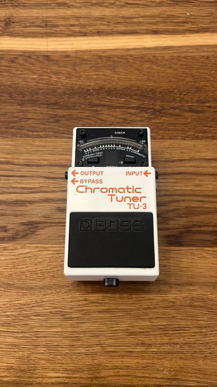 Boss Strumenti musicali: BOSS Chromatic Tuner TU-3 – Usato da Prez-vers-Noréaz venduto da sci_0002
