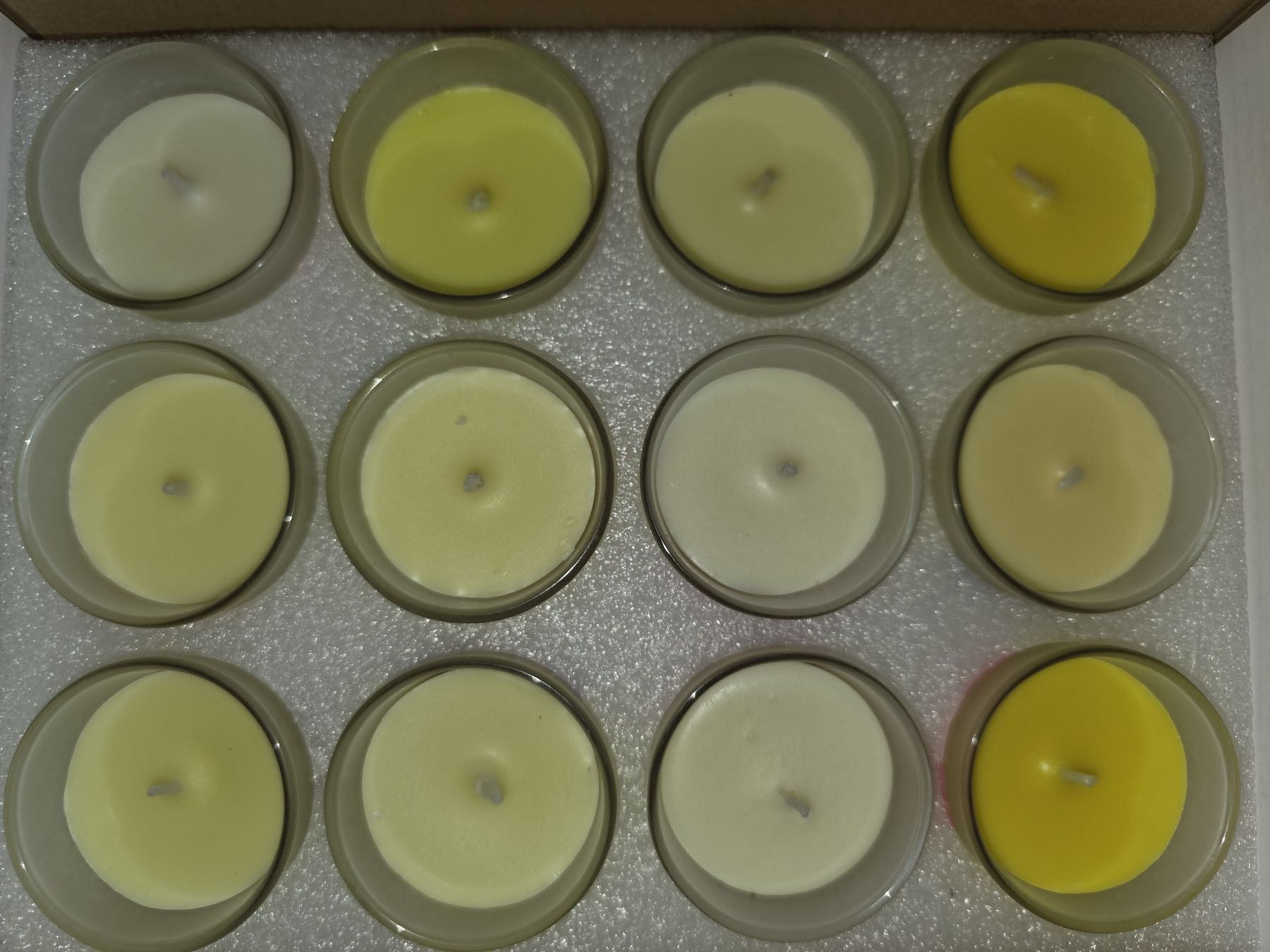 Kerzen: 12 Duftkerzen in Glasbehältern – Neu und originalverpackt aus St. Gallen von Shelly__x3 1
