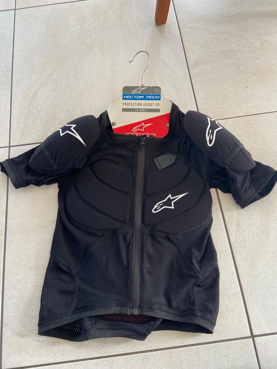 Alpinestars Protezioni & Imbottiture: Oberkörper Protektor AlpineStar Top Zustand  – Usato da Rietheim venduto da Bjoern.z