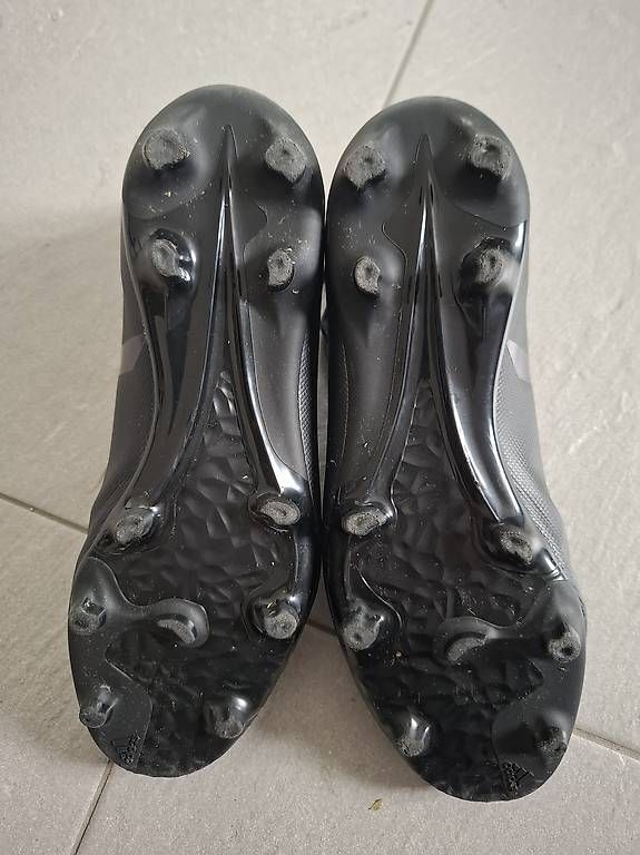 Scarpe da uomo: Fussballschuhe Adidas x-techfit Gr. 36 – Usato da Stettlen venduto da dachsig 2