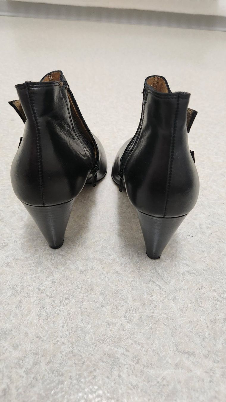 Damenschuhe: Hochwertige Lederstiefeletten, Grösse 40 – Gebraucht aus Dübendorf von Jolenia 5