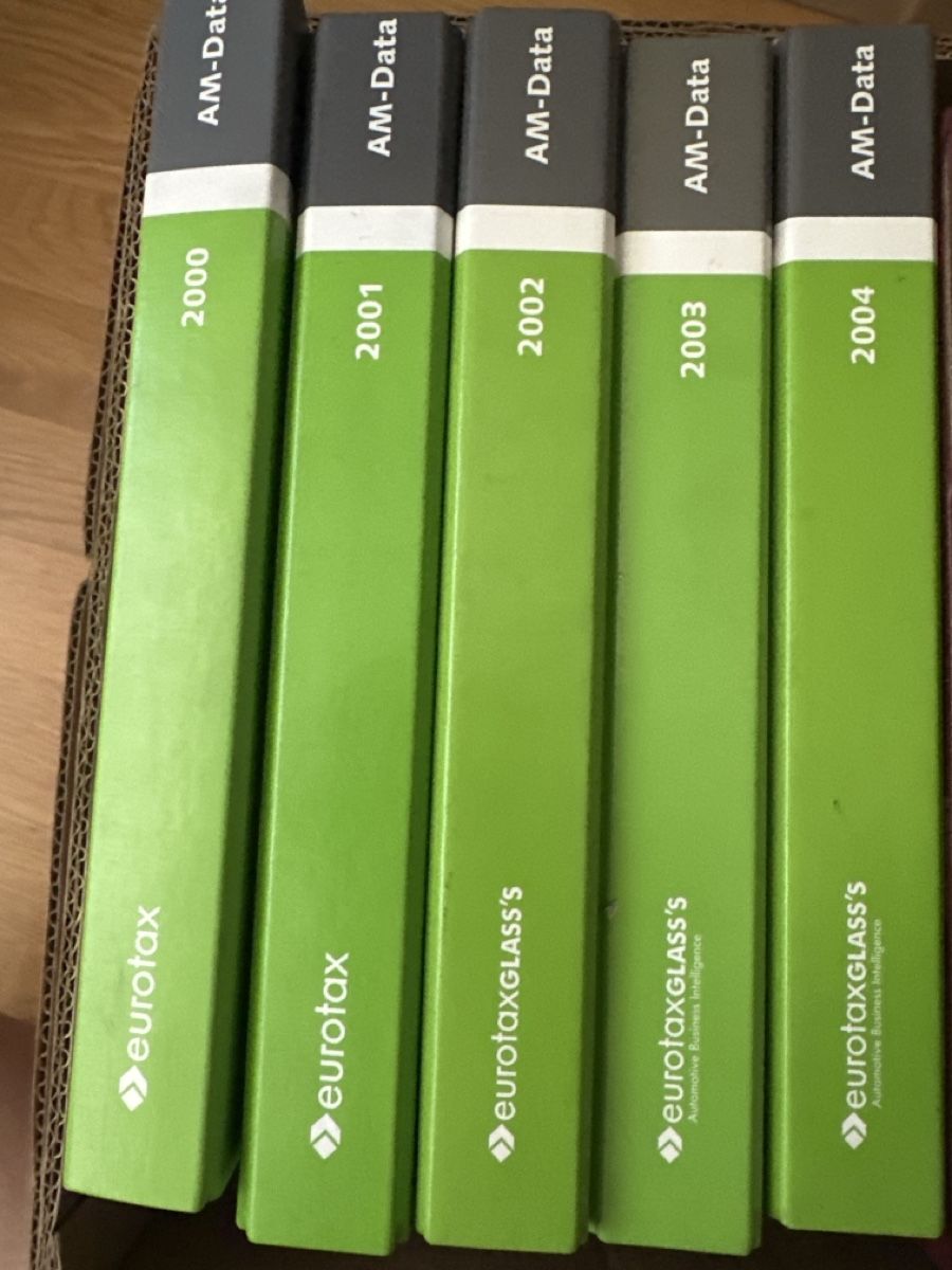 Bücher: Eurotax AM-Data 2000-2004 5 Bände  – Gebraucht aus Mörschwil von tweety9402