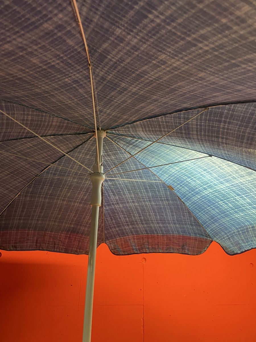Sonnenschirme: Sonnenschirm Marktschirm rund mit Ständer – Neu (gemäss Beschreibung) aus Emmenbrücke von Ladyboutique 3