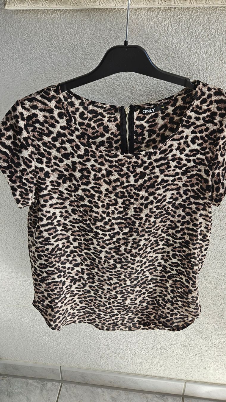 Only Blusen: Lässiges Top Bluse Leopard Only Gr. 36 / S – Gebraucht aus Gossau ZH von fashiontwo