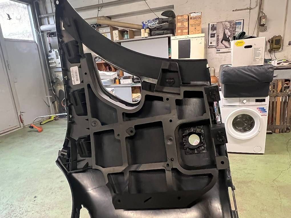 Porsche Tutti pezzi di ricambio auto: Frontstossstange Porsche Cayenne Turbo 2003-> – Nuovo e nell'imballaggio originale da Büsserach venduto da markaz 1