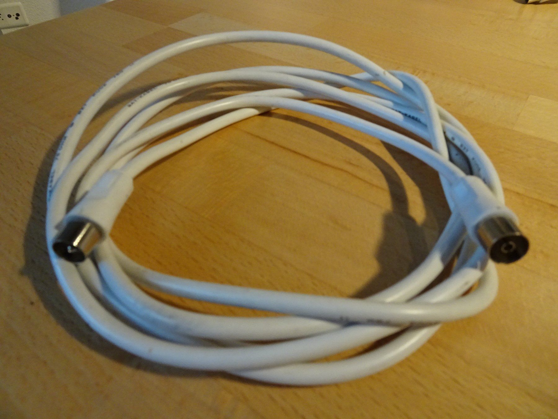 Kabel: Antennenkabel weiss, 2.50 m – Gebraucht aus Matzingen von carola71
