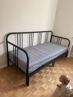 Tagesbett mit Matratze, ausziehbar, top Zustand 195 Zeichen