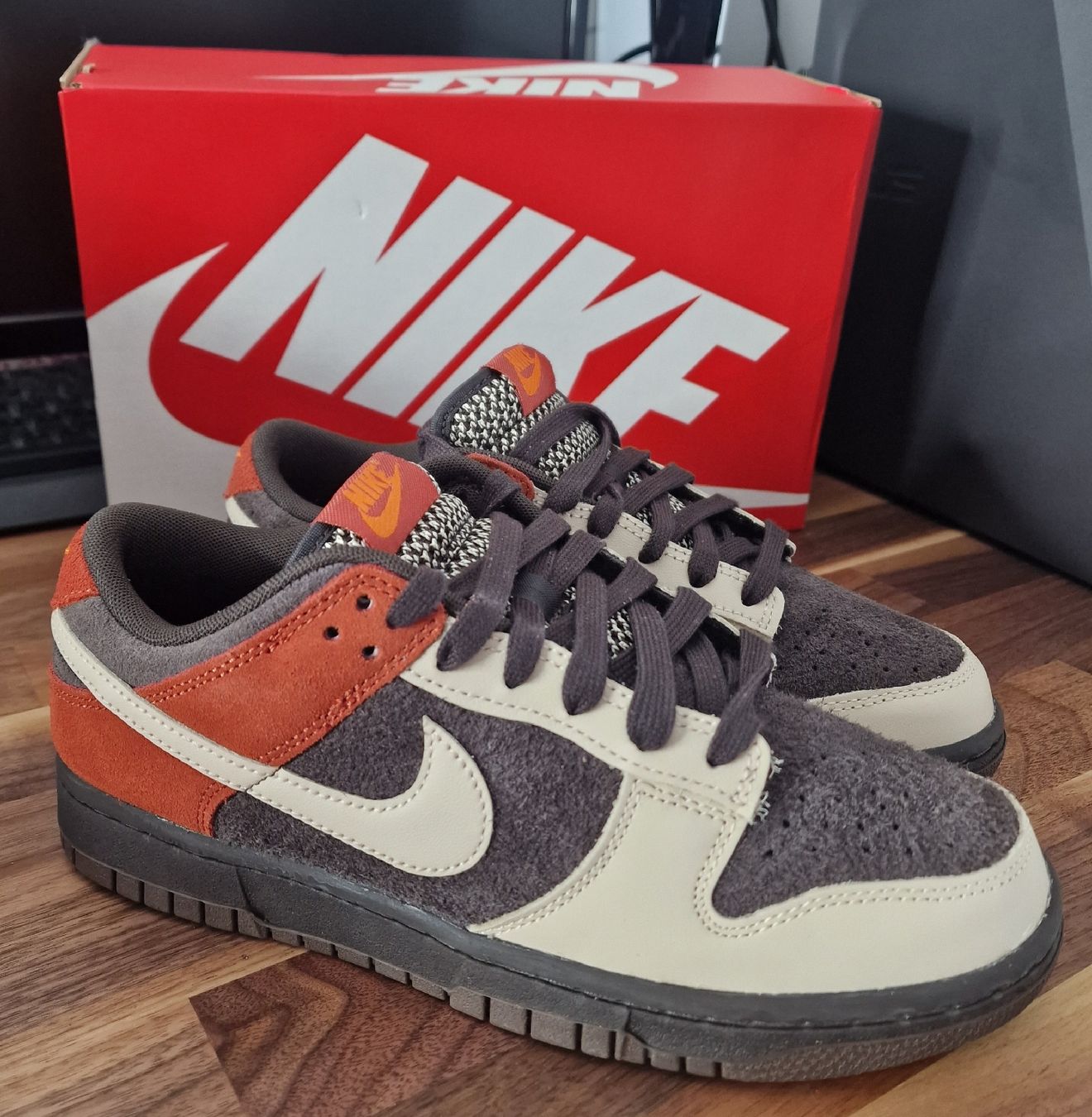 Scarpe da uomo: Nike Dunk Low Red Panda "Velvet Brown/Sanddrift" Gr. 40 – Nuovo e nell'imballaggio originale da Schlieren venduto da jen_x559