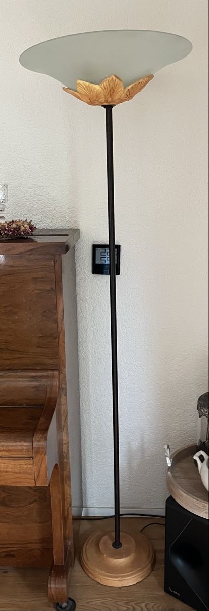 Lampade: Elegante Stehlampe mit Glas – Usato da Rüti ZH venduto da Walti0