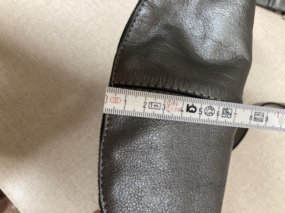 S.Oliver Borse da donna: Silberne Bauchtasche der Marke sOliver – Usato da Geroldswil venduto da schaelli-1 7