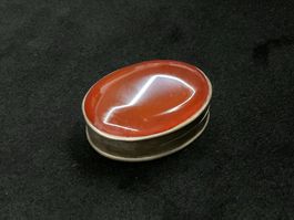 Dösli aus Silber mit Steindecko