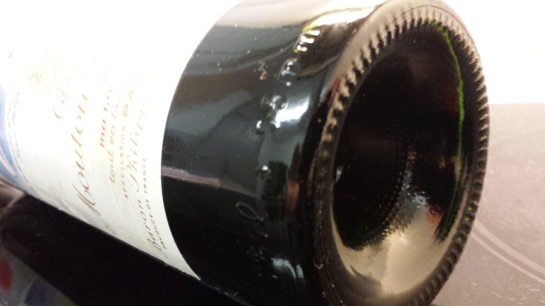 Mouton Rothschild Vino: Chateau Mouton Rothschild 1982 – Nuovo (secondo la descrizione) da Grenchen venduto da poggione 7