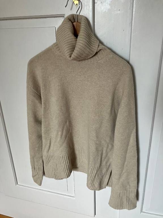 Pullover & Sweatshirts: Hochwertiger Kaschmirpullover Arket – Gebraucht aus Bern von ani_k8vn